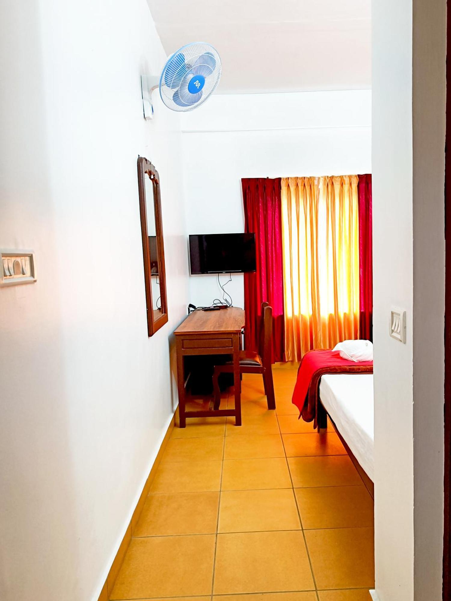 Exotica Holidays Hotel Viripara Kültér fotó